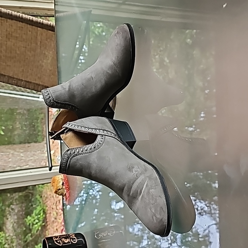 New Direction Gray Suede Booties Silver zipper Size 8